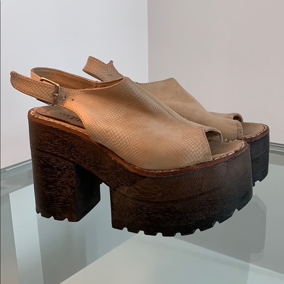Shoes - Platform Sandals Snake Print